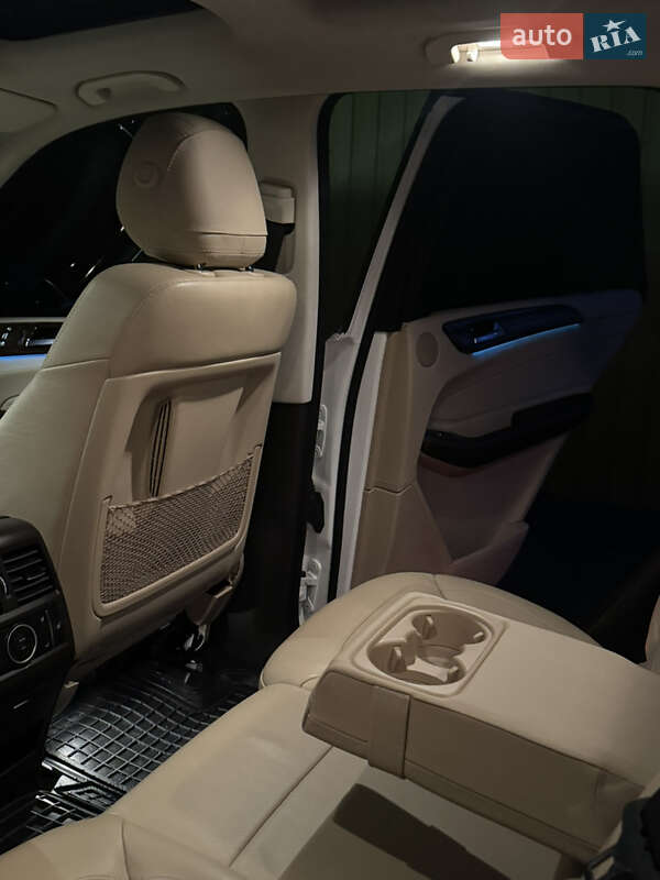 Внедорожник / Кроссовер Mercedes-Benz GLE-Class 2016 в Белой Церкви фото 41 Внедорожник / Кроссовер Mercedes-Benz GLE-Class 2016 в Белой Церкви
