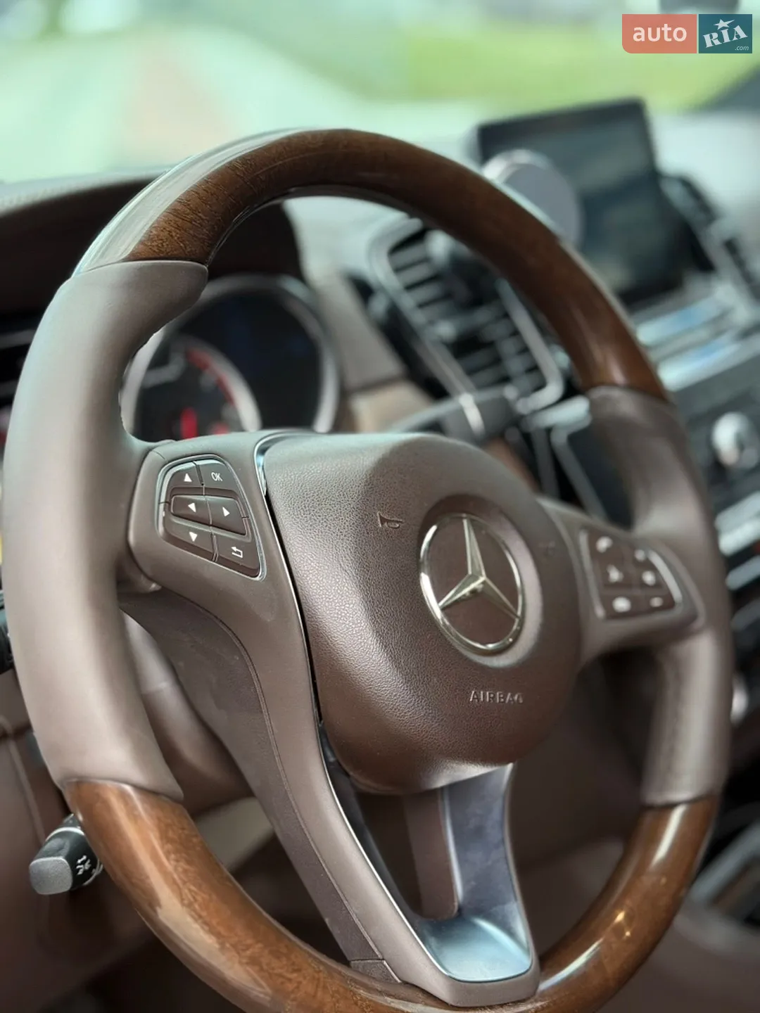 2017 Mercedes-Benz GLE - мініатюра 29