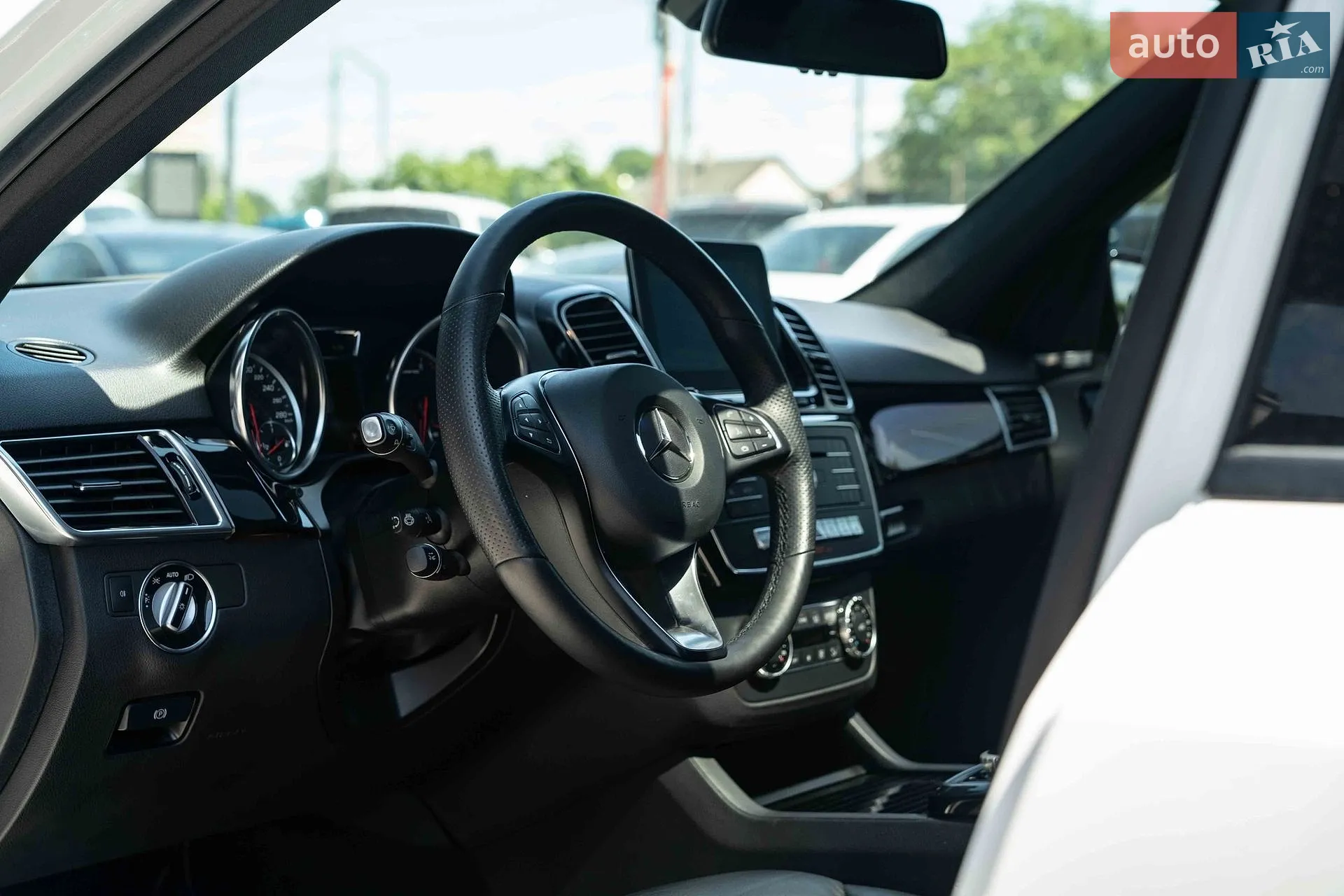 2017 Mercedes-Benz GLE - мініатюра 26