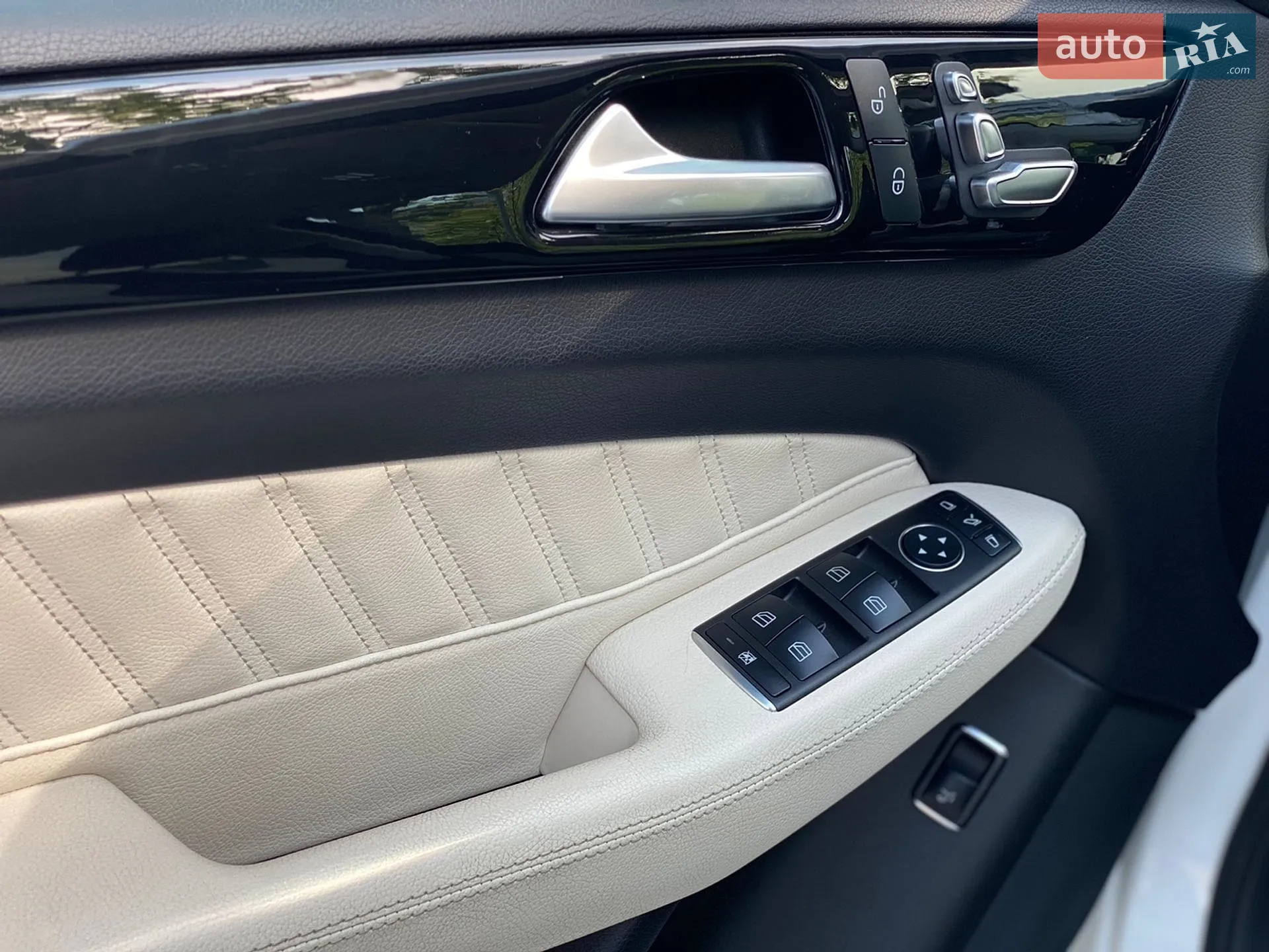 2018 Mercedes-Benz GLE - мініатюра 18
