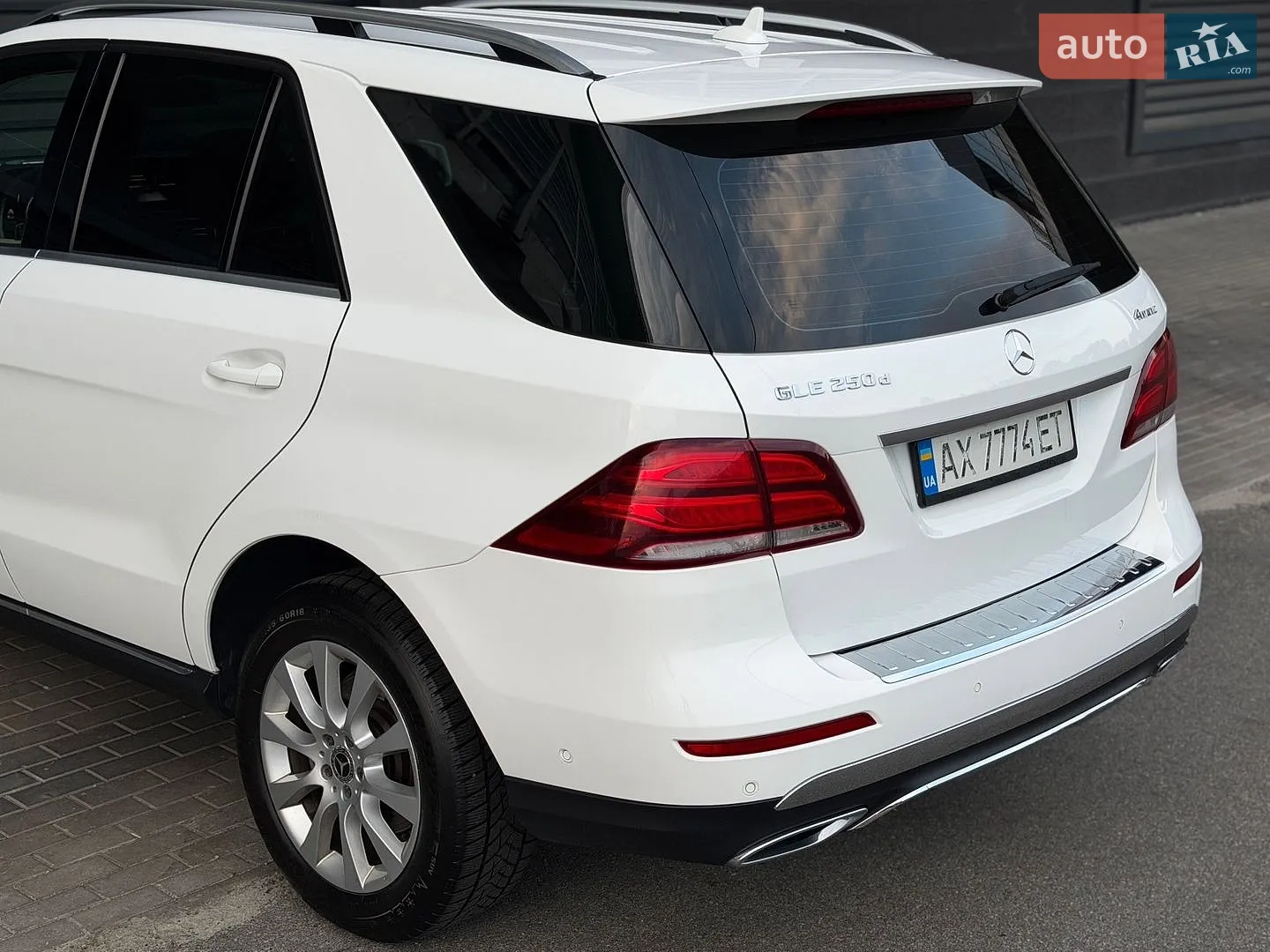 2017 Mercedes-Benz GLE - мініатюра 10