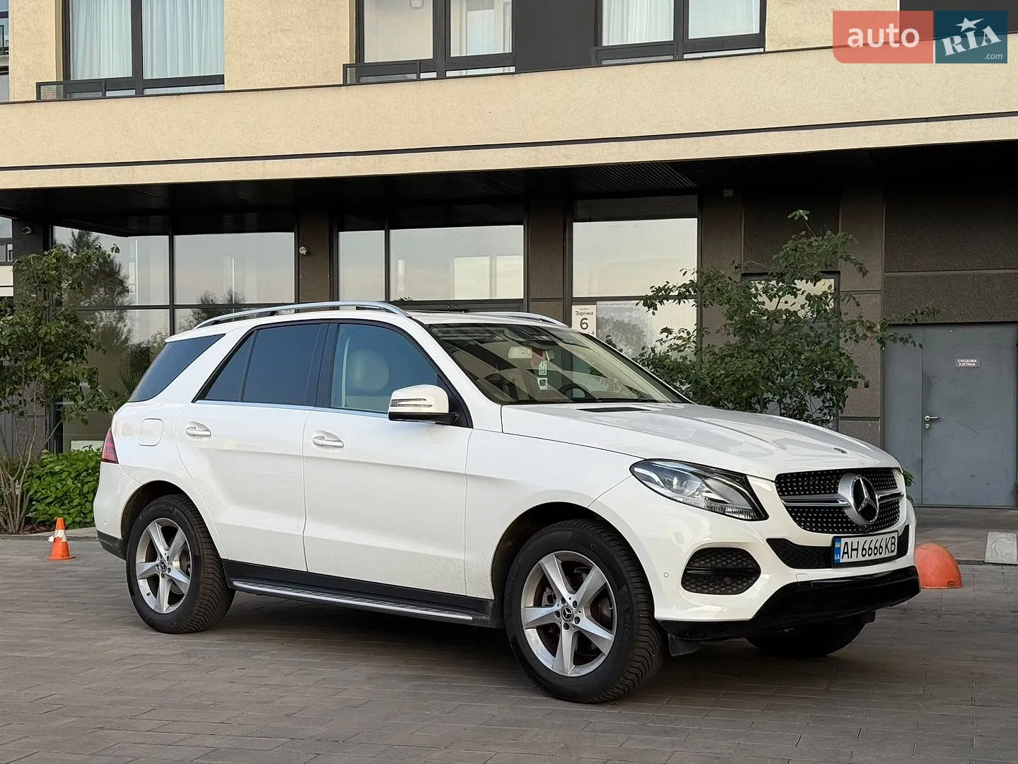 2018 Mercedes-Benz GLE - мініатюра 10