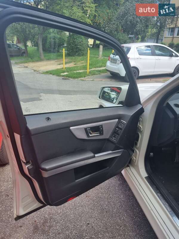 Внедорожник / Кроссовер Mercedes-Benz GLK-Class 2010 в Луцке