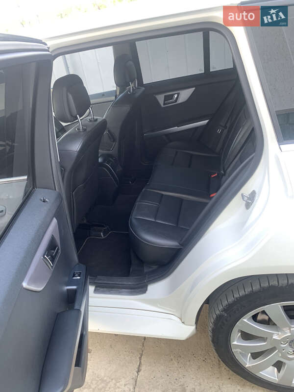 Позашляховик / Кросовер Mercedes-Benz GLK-Class 2010 в Чернівцях