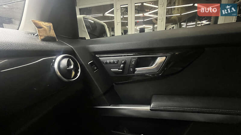 Позашляховик / Кросовер Mercedes-Benz GLK-Class 2013 в Южному