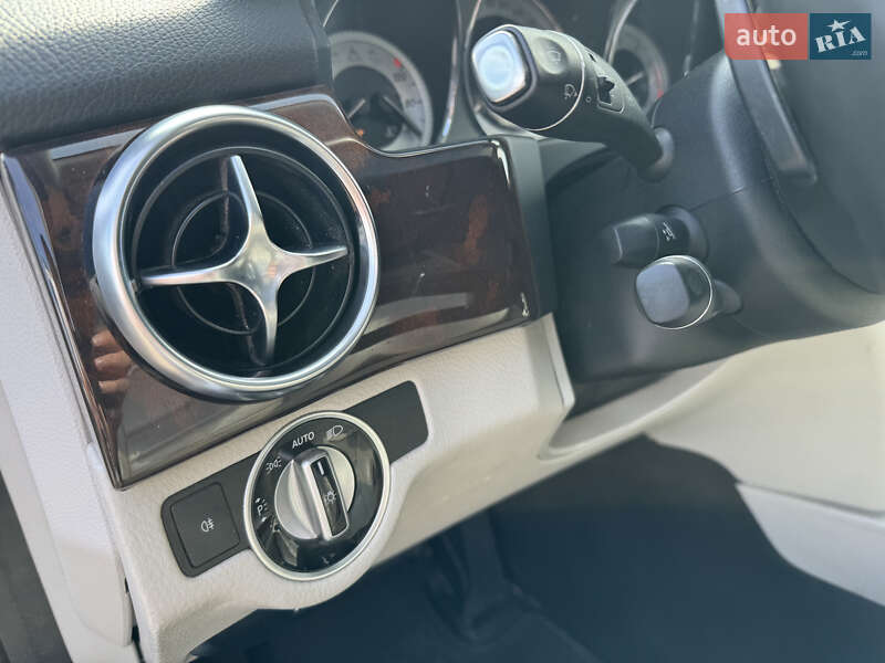 Позашляховик / Кросовер Mercedes-Benz GLK-Class 2014 в Києві