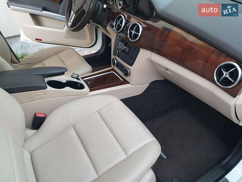 Внедорожник / Кроссовер Mercedes-Benz GLK-Class 2014 в Киеве
