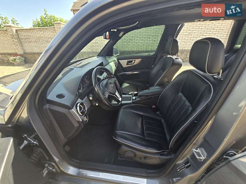 Внедорожник / Кроссовер Mercedes-Benz GLK-Class 2012 в Сваляве