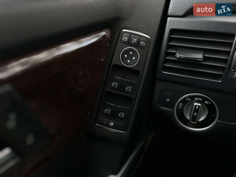 Внедорожник / Кроссовер Mercedes-Benz GLK-Class 2012 в Ровно