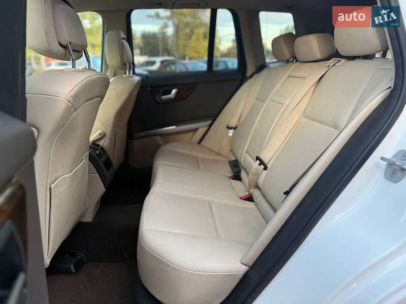 Позашляховик / Кросовер Mercedes-Benz GLK-Class 2014 в Києві фото 10 Позашляховик / Кросовер Mercedes-Benz GLK-Class 2014 в Києві