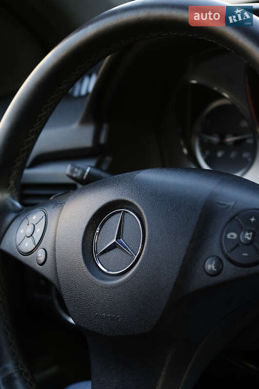 Позашляховик / Кросовер Mercedes-Benz GLK-Class 2010 в Львові фото 36 Позашляховик / Кросовер Mercedes-Benz GLK-Class 2010 в Львові