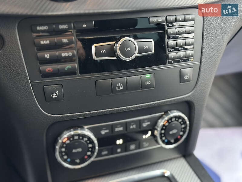 Внедорожник / Кроссовер Mercedes-Benz GLK-Class 2012 в Киеве