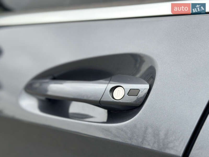 Внедорожник / Кроссовер Mercedes-Benz GLK-Class 2012 в Киеве