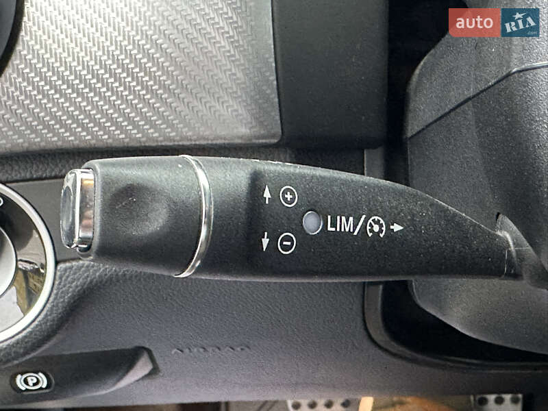 Внедорожник / Кроссовер Mercedes-Benz GLK-Class 2012 в Киеве