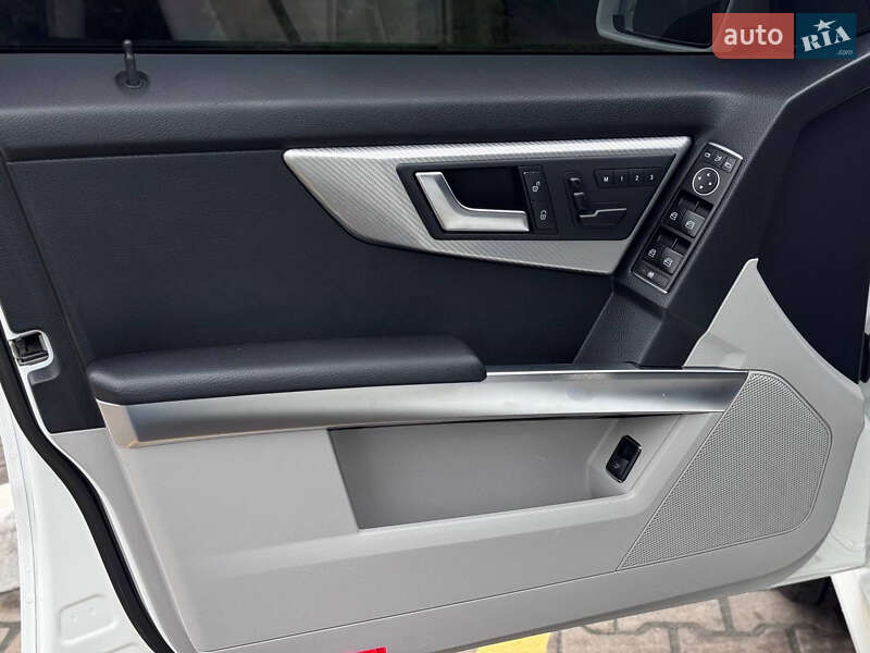 Позашляховик / Кросовер Mercedes-Benz GLK-Class 2014 в Києві