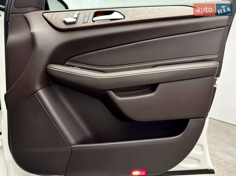 Внедорожник / Кроссовер Mercedes-Benz GLS-Class 2018 в Киеве фото 44 Внедорожник / Кроссовер Mercedes-Benz GLS-Class 2018 в Киеве