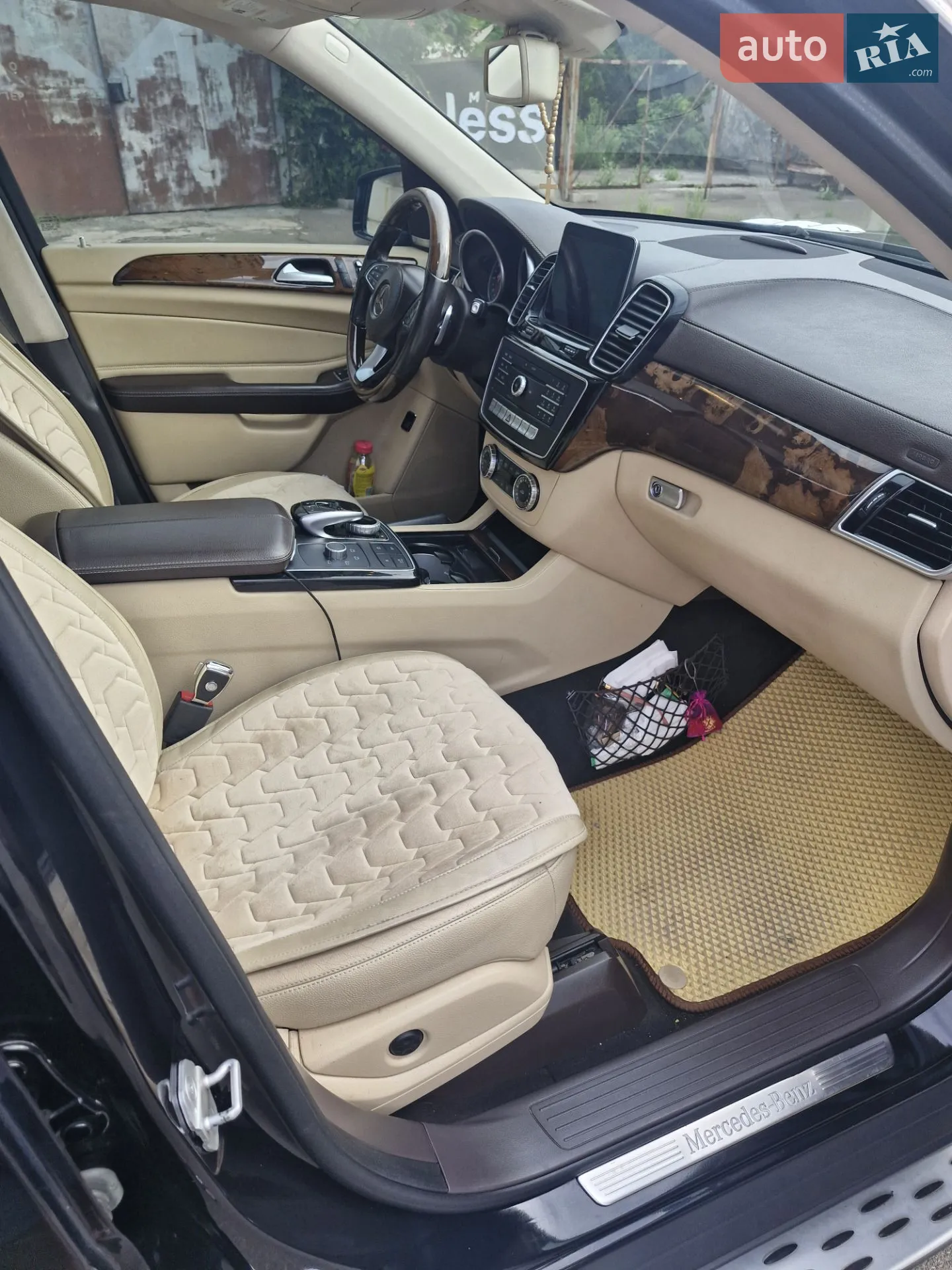 Mercedes-Benz GLS Class 2017 VIN 4JGDF6EE6HA925648 фото оголошення 5 з 9