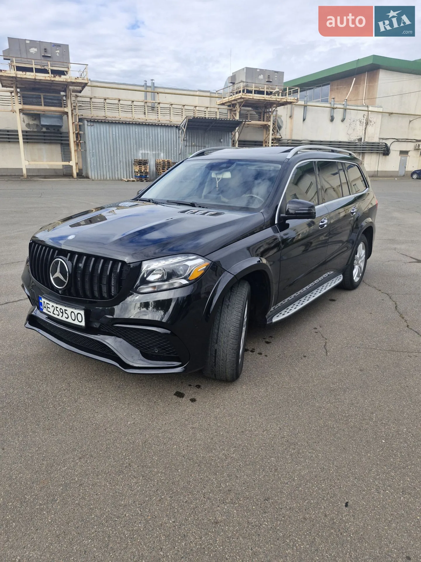 Mercedes-Benz GLS Class 2017 VIN 4JGDF6EE6HA925648 фото оголошення 2 з 9
