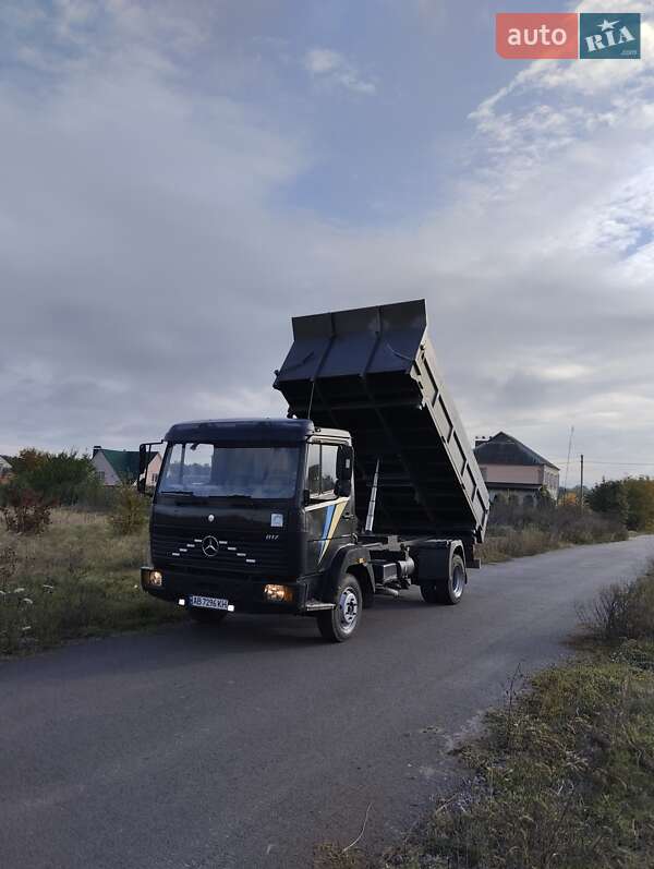 Mercedes-Benz LK-Series 1996 Mercedes-Benz LK-Series 1996