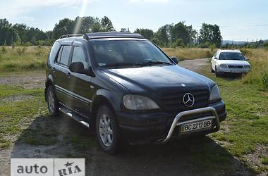 Внедорожник / Кроссовер Mercedes-Benz M-Class 2000 в 