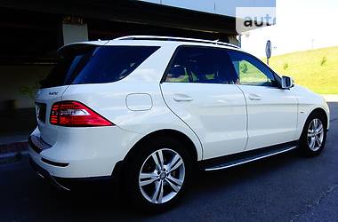 Внедорожник / Кроссовер Mercedes-Benz M-Class 2013 в Киеве