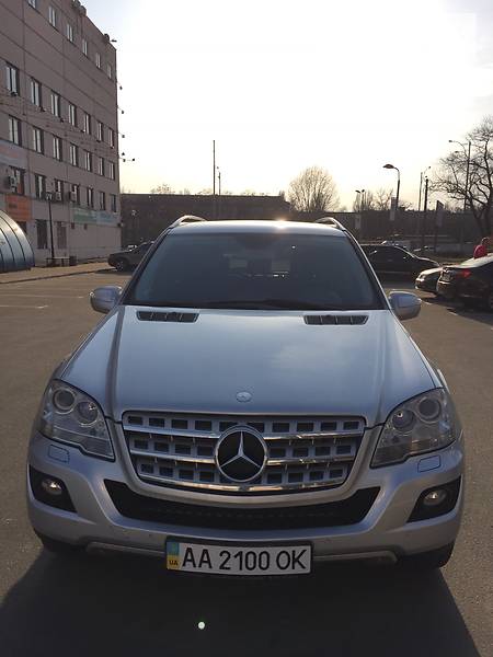 Позашляховик / Кросовер Mercedes-Benz M-Class 2010 в Києві