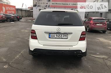 Позашляховик / Кросовер Mercedes-Benz M-Class 2008 в 