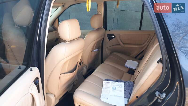 Внедорожник / Кроссовер Mercedes-Benz M-Class 2002 в Черновцах