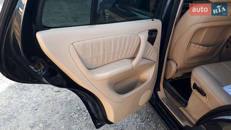 Внедорожник / Кроссовер Mercedes-Benz M-Class 2002 в Черновцах