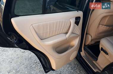 Внедорожник / Кроссовер Mercedes-Benz M-Class 2002 в 