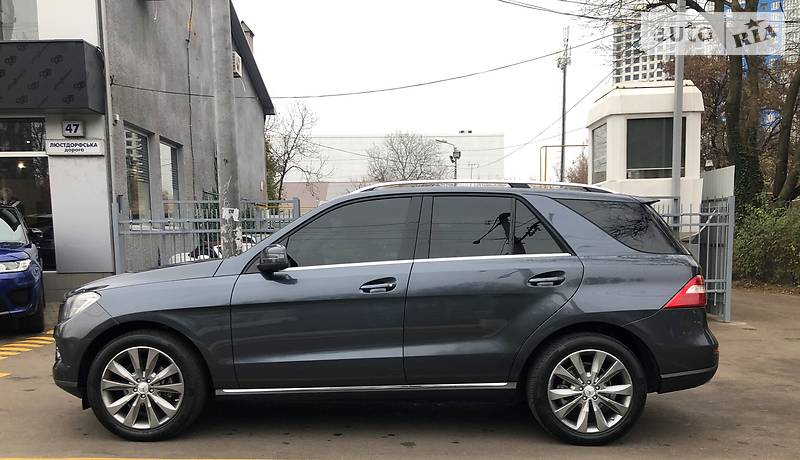 Позашляховик / Кросовер Mercedes-Benz M-Class 2013 в Одесі