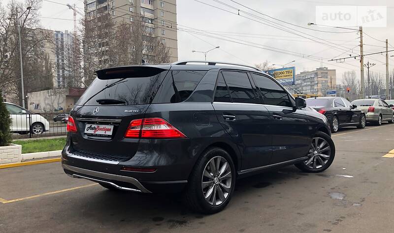 Позашляховик / Кросовер Mercedes-Benz M-Class 2013 в Одесі