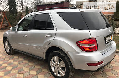 Внедорожник / Кроссовер Mercedes-Benz M-Class 2010 в 