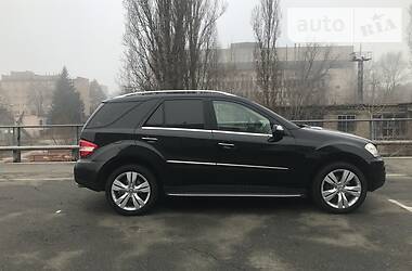 Позашляховик / Кросовер Mercedes-Benz M-Class 2008 в 