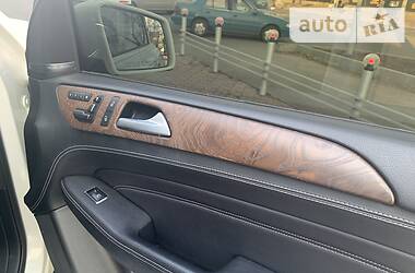 Позашляховик / Кросовер Mercedes-Benz M-Class 2013 в 