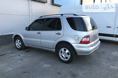 Позашляховик / Кросовер Mercedes-Benz M-Class 2002 в 