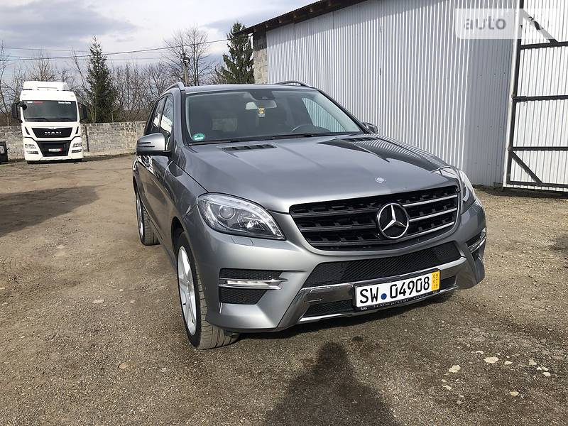 Позашляховик / Кросовер Mercedes-Benz M-Class 2012 в 