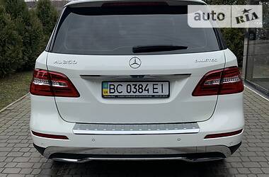 Позашляховик / Кросовер Mercedes-Benz M-Class 2012 в 
