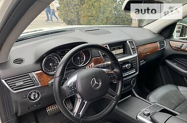 Позашляховик / Кросовер Mercedes-Benz M-Class 2012 в 