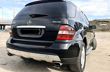 Позашляховик / Кросовер Mercedes-Benz M-Class 2008 в Києві