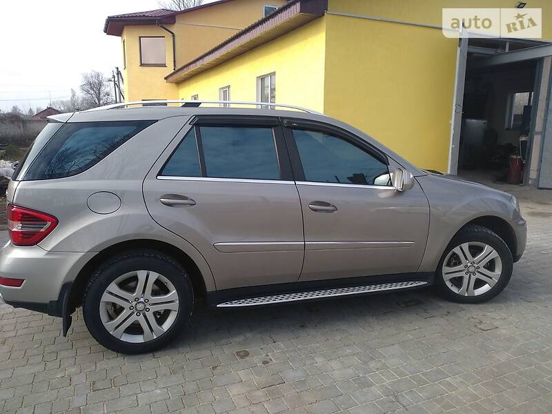 Позашляховик / Кросовер Mercedes-Benz M-Class 2009 в Коростені