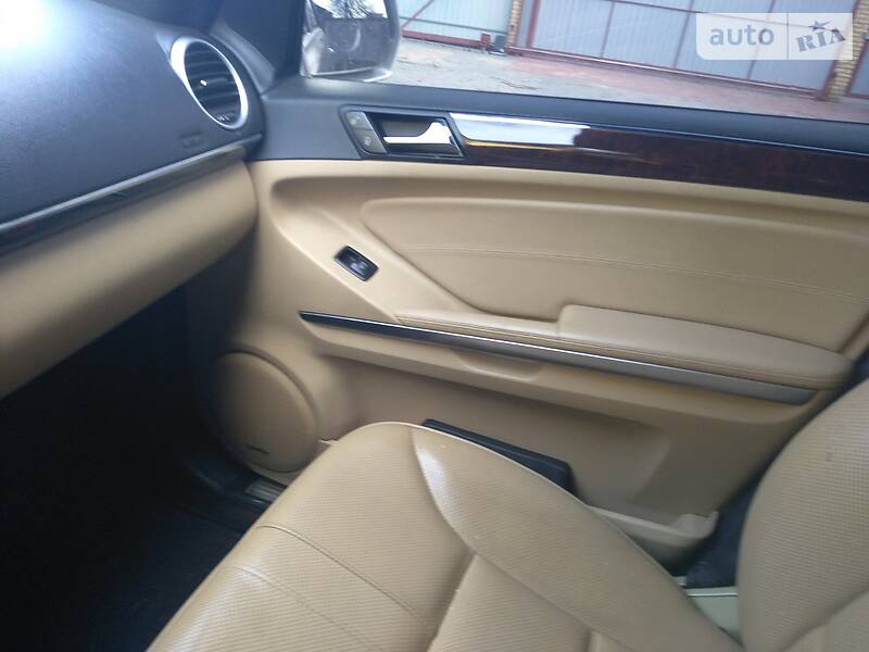 Позашляховик / Кросовер Mercedes-Benz M-Class 2009 в Коростені