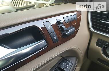 Позашляховик / Кросовер Mercedes-Benz M-Class 2014 в 
