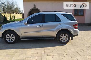 Позашляховик / Кросовер Mercedes-Benz M-Class 2006 в 