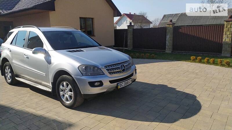Позашляховик / Кросовер Mercedes-Benz M-Class 2006 в 