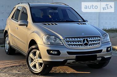 Позашляховик / Кросовер Mercedes-Benz M-Class 2008 в 