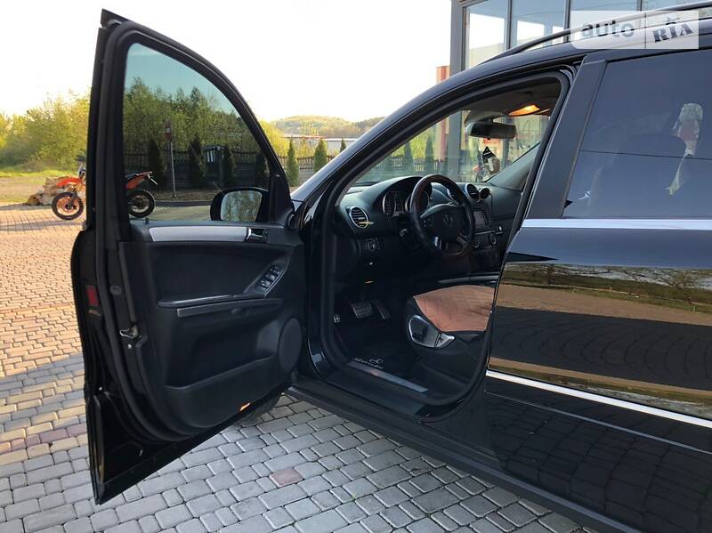 Внедорожник / Кроссовер Mercedes-Benz M-Class 2006 в Иршаве