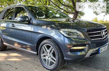 Позашляховик / Кросовер Mercedes-Benz M-Class 2013 в 