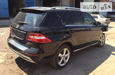 Позашляховик / Кросовер Mercedes-Benz M-Class 2014 в 