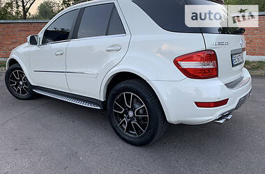 Внедорожник / Кроссовер Mercedes-Benz M-Class 2010 в 
